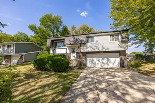 352 Gehrig Cir, Bolingbrook, IL 60440 - Photo 1