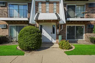 10306 Ridgeland Ave, Chicago Ridge, IL 60415 - Photo 1