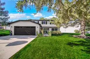 1028 W Park Pl Dr, Bartlett, IL 60103 - Photo 1