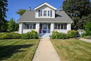 534 Western Ave, Glen Ellyn, IL 60137 - Photo 1