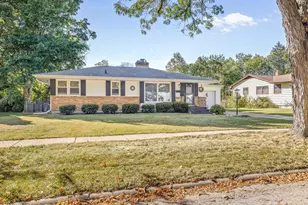 70 N Westwood Ave, Freeport, IL 61032 - Photo 1