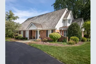 2 Royal Vale Drive, Oak Brook, IL 60523 - Photo 1