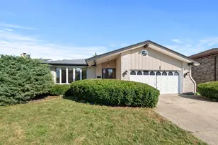 10909 S Knox Ave, Oak Lawn, IL 60453 - Photo 1