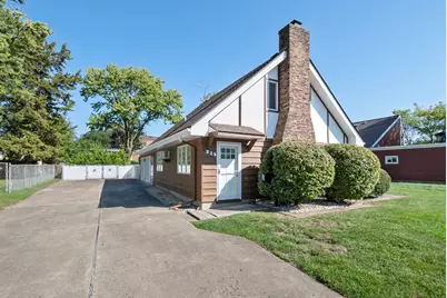 215 Dee Road, North Aurora, IL 60542 - Photo 1