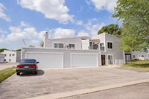 2246 N Baldwin Way, Palatine, IL 60074 - Photo 1