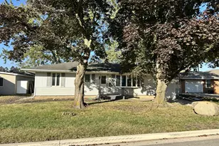 2108 Wynnewood Ln, Peru, IL 61354 - Photo 1