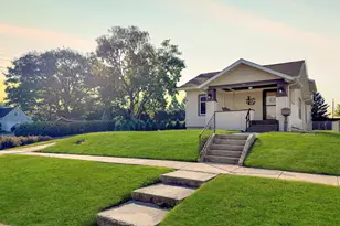 509 W Roosevelt St, Freeport, IL 61032 - Photo 1