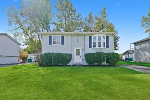 2102 Tamarack Dr, Joliet, IL 60432 - Photo 1