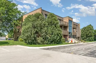 1440 Stonebridge Cir, Wheaton, IL 60189 - Photo 1