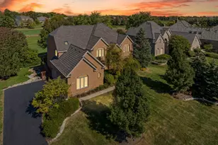 21787 W Vernon Ridge Dr, Mundelein, IL 60060 - Photo 1