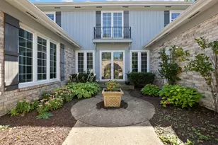 3155 Kayjay Dr, Northbrook, IL 60062 - Photo 1