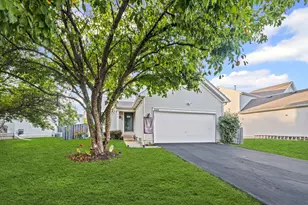 260 Breckenridge Dr, Gilberts, IL 60136 - Photo 1