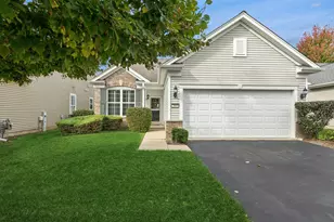 2864 Edgewater Dr, Elgin, IL 60124 - Photo 1