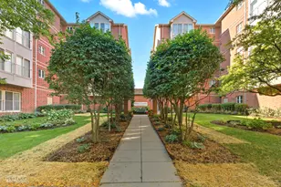 27 E Hattendorf Ave, Roselle, IL 60172 - Photo 1