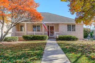 1208 Foxpointe Dr, Sycamore, IL 60178 - Photo 1