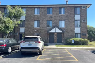 121 Gregory St, Aurora, IL 60504 - Photo 1