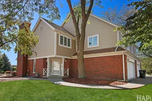 692 Monroe Dr, Lindenhurst, IL 60046 - Photo 1