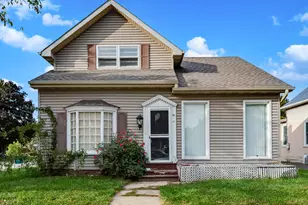 817 Oneida St, Joliet, IL 60435 - Photo 1