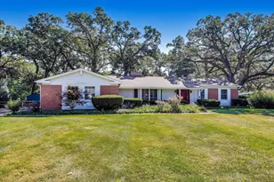 1121 Forest Dr, Elgin, IL 60123 - Photo 1