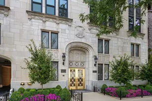 1242 N Lake Shore Dr, Chicago, IL 60610 - Photo 1