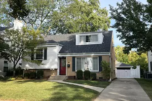 831 S Kensington Ave, La Grange, IL 60525 - Photo 1