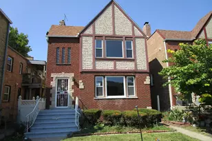 942 Bellwood Ave, Bellwood, IL 60104 - Photo 1