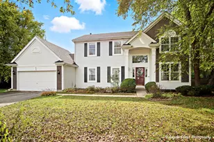 691 N Autumn Cir, Lindenhurst, IL 60046 - Photo 1