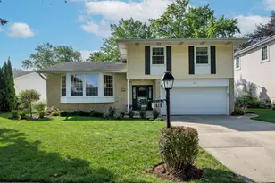 1819 E Wood Ln, Mount Prospect, IL 60056 - Photo 1