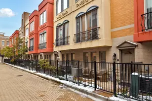 849 W Ohio St, Chicago, IL 60642 - Photo 1