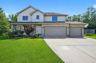 18641 Loras Ct, Country Club Hills, IL 60478 - Photo 1