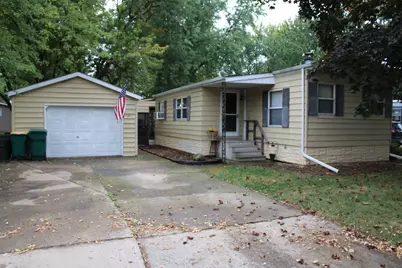 92 Oak Avenue, Sandwich, IL 60548 - Photo 1
