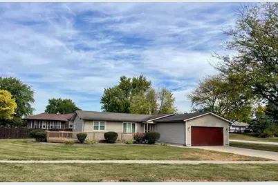 167 W Carol Avenue, Cortland, IL 60112 - Photo 1