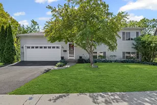 411 Park Ave, Cary, IL 60013 - Photo 1