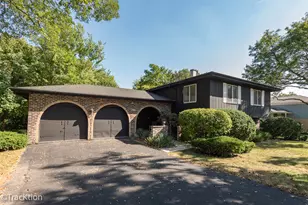 7801 Pine Pkwy, Darien, IL 60561 - Photo 1