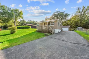 4717 W Wonder Lake Dr, Wonder Lake, IL 60097 - Photo 1