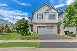 3227 N Heritage Ln, Arlington Heights, IL 60004 - Photo 1