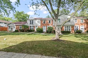 2073 Essex Ct, Streamwood, IL 60107 - Photo 1