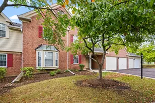 198 Camden Ct, Schaumburg, IL 60194 - Photo 1