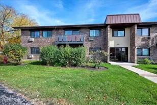 2620 N Windsor Dr, Arlington Heights, IL 60004 - Photo 1