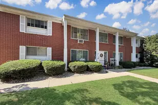 124 N Whistler Ave, Freeport, IL 61032 - Photo 1