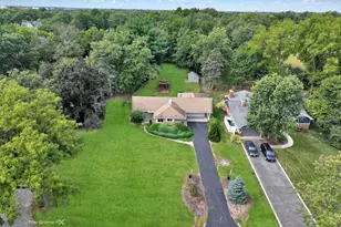 1S526 S Taylor Rd, Glen Ellyn, IL 60134 - Photo 1