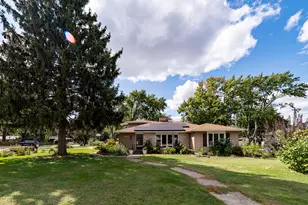 807 State St, Yorkville, IL 60560 - Photo 1