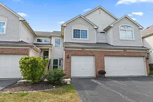 284 Nicole Dr, South Elgin, IL 60177 - Photo 1