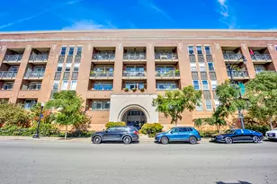 1350 W Fullerton Ave, Chicago, IL 60614 - Photo 1