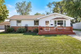 13231 E Playfield Dr, Crestwood, IL 60418 - Photo 1