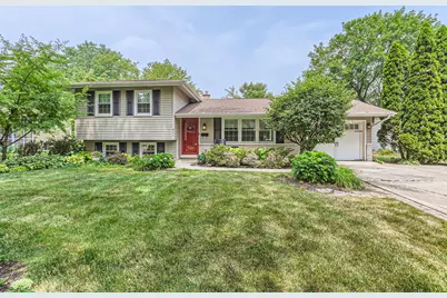 911 Lilac Lane, Naperville, IL 60540 - Photo 1