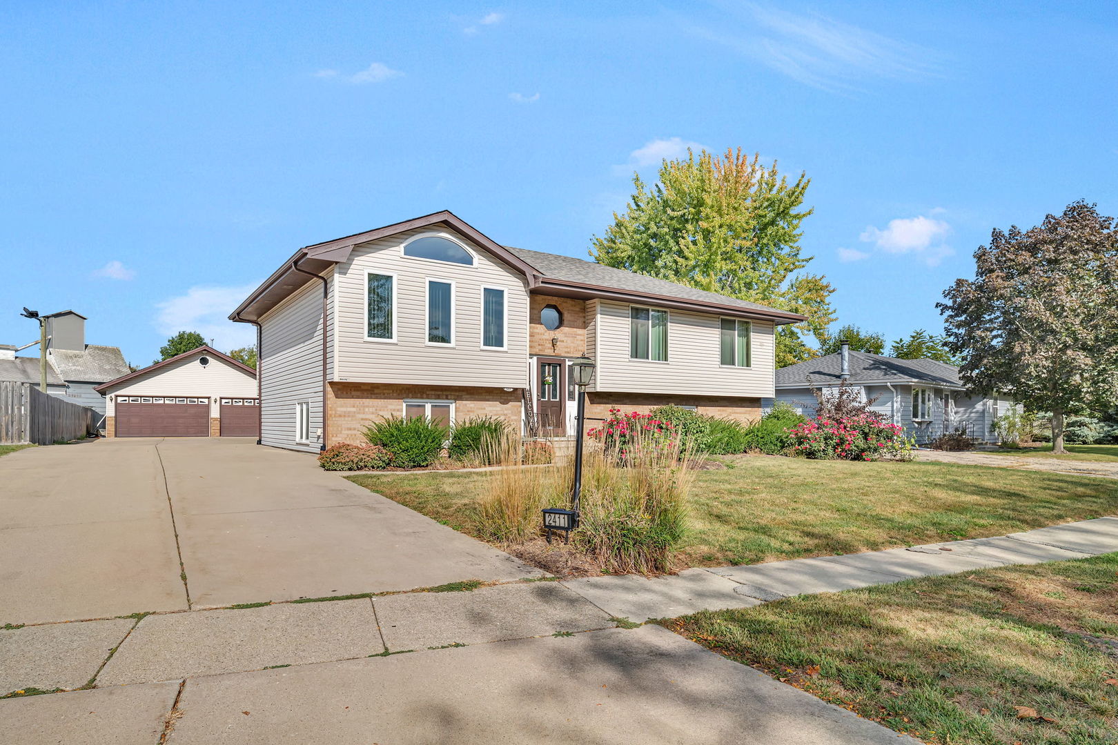 2411 Ruth Fitzgerald Dr, Plainfield, IL 60586 - MLS 12488014 - Coldwell ...