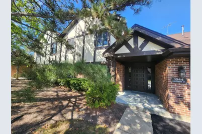 1044 Creekside Court #2B, Wheeling, IL 60090 - Photo 1