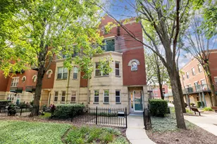 4530 S Woodlawn Ave, Chicago, IL 60653 - Photo 1