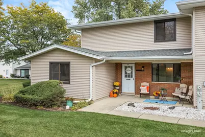 135 Fairlane Court #B, Bloomingdale, IL 60108 - Photo 1